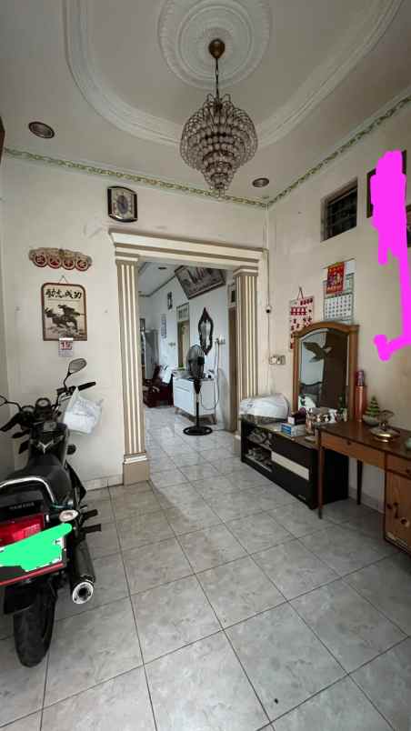 dijual rumah dwiwarna sawah besar jakarta pusat