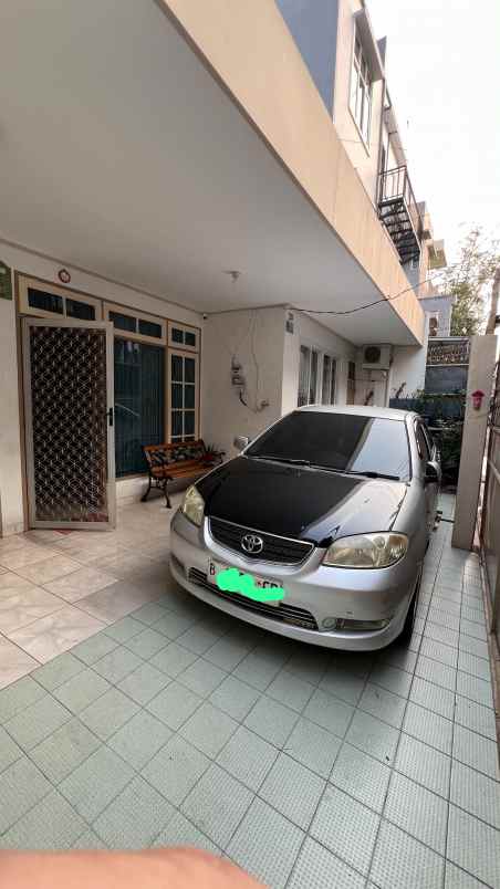 dijual rumah dwiwarna sawah besar jakarta pusat