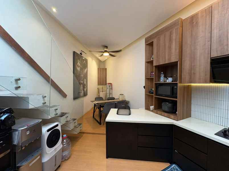 dijual rumah full furnished kavling ciherang depok