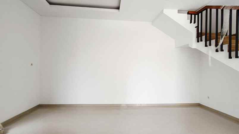 dijual rumah gading pantai