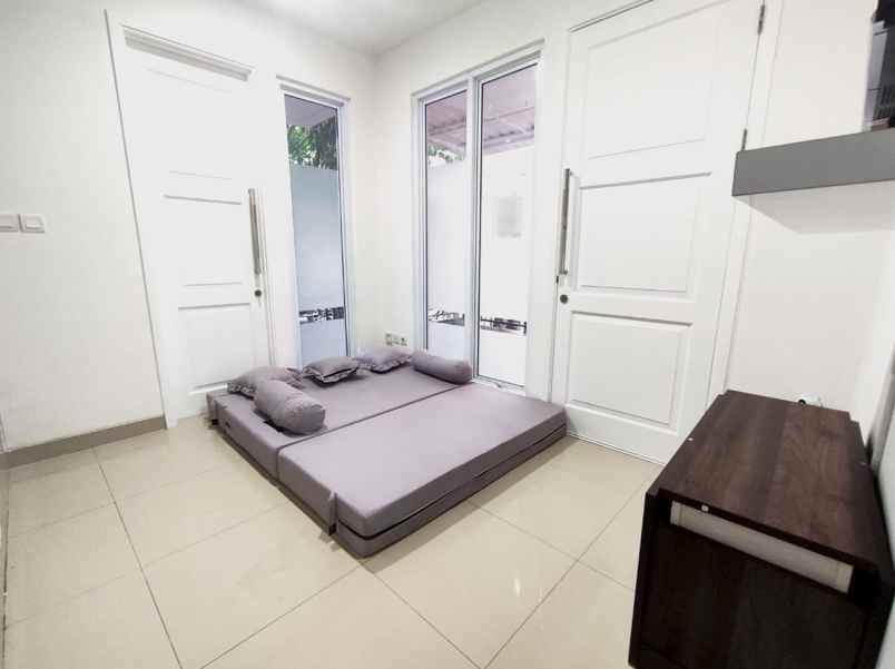 dijual rumah gading serpong cluster