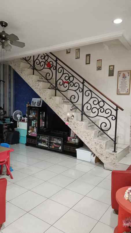 dijual rumah gading serpong cluster karelia