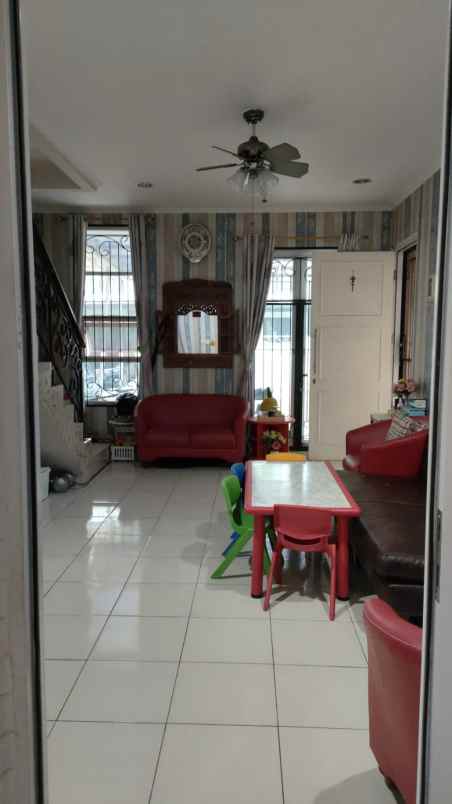 dijual rumah gading serpong cluster karelia