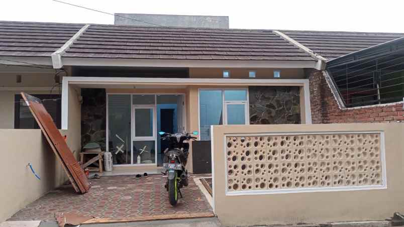 dijual rumah gading tutuka residence
