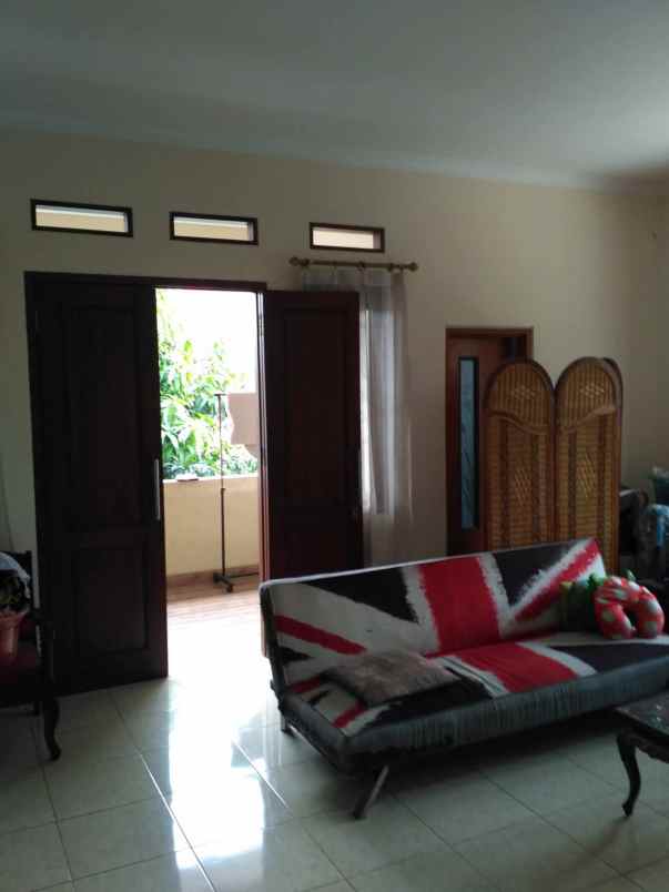dijual rumah gandaria iv