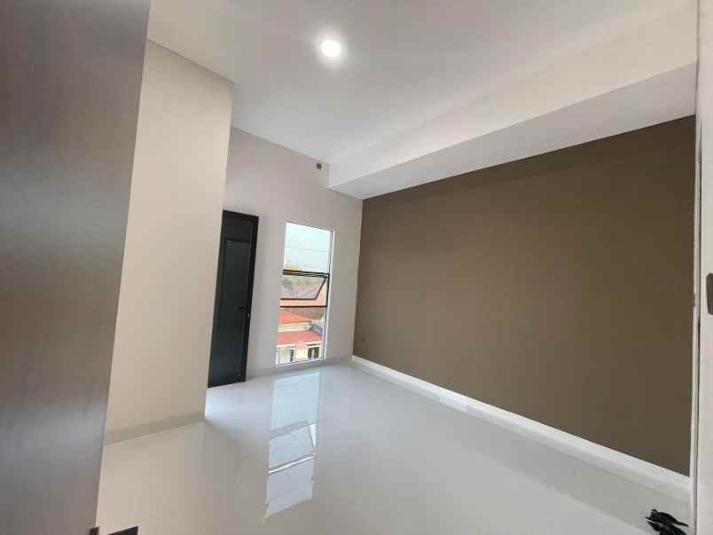 dijual rumah gito gati