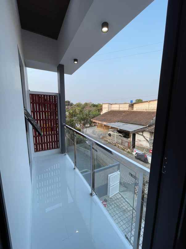 dijual rumah gito gati