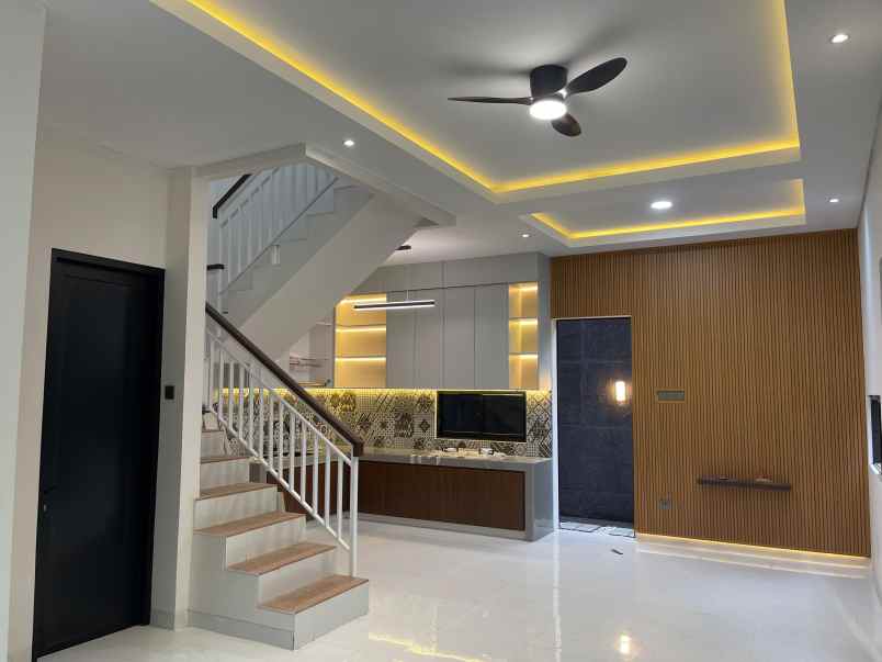 dijual rumah gito gati