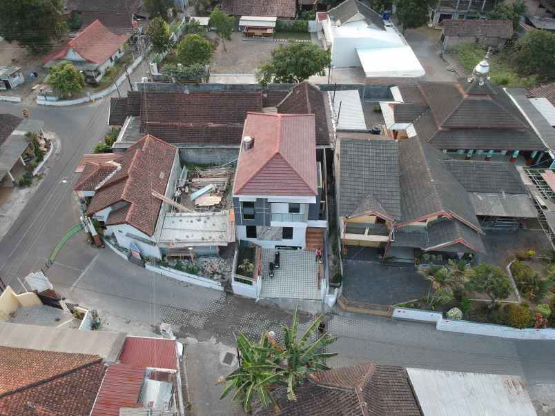 dijual rumah gito gati