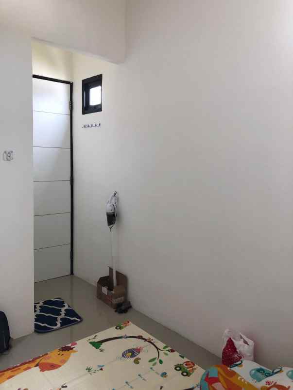 dijual rumah golden east jl kyai h