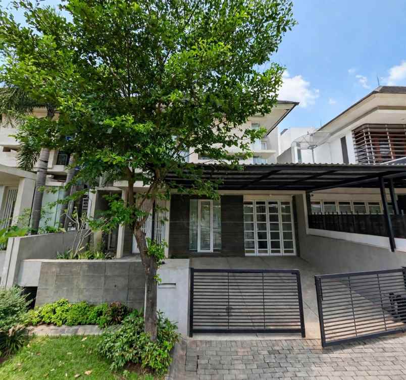 dijual rumah graha famili