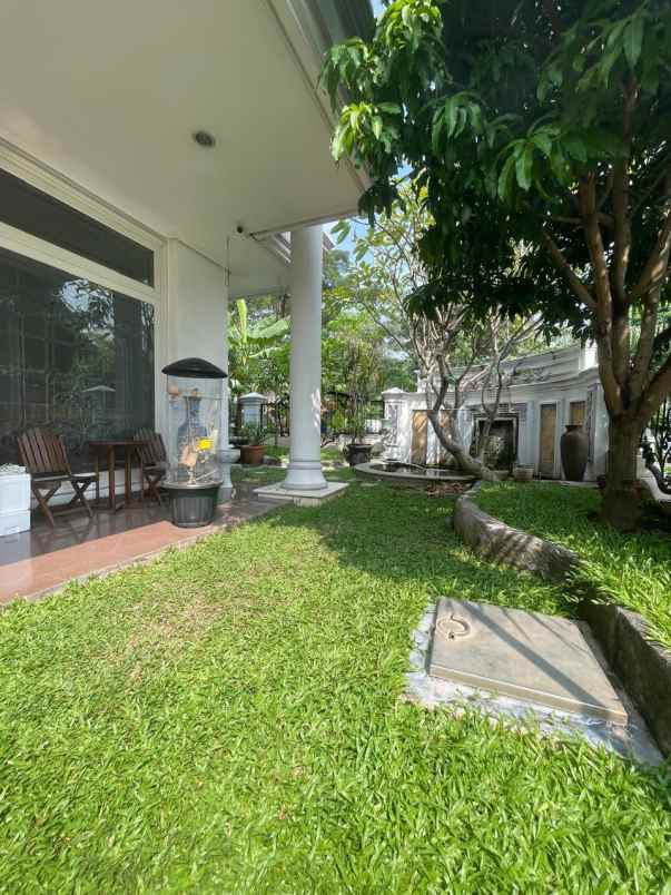 dijual rumah graha family