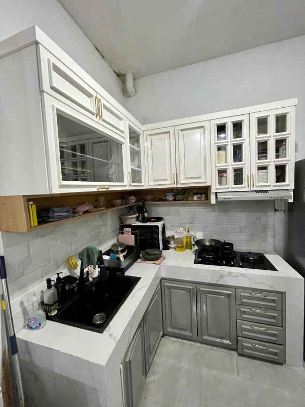 dijual rumah graha mampang mas