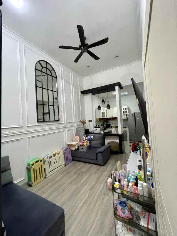 dijual rumah graha mampang mas