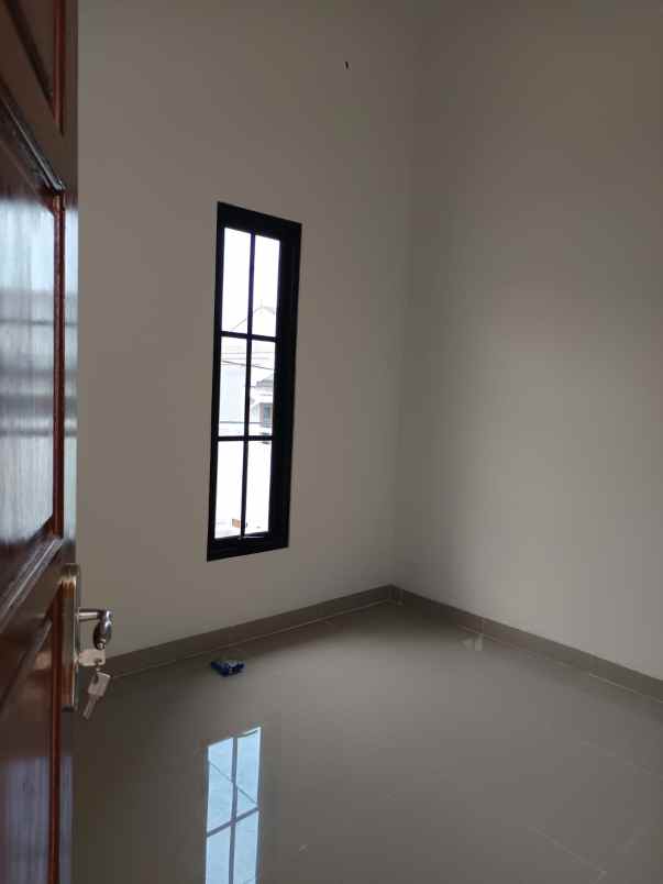 dijual rumah harapan indah
