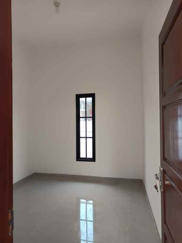 dijual rumah harapan indah