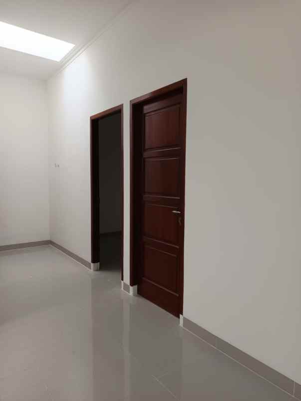 dijual rumah harapan indah