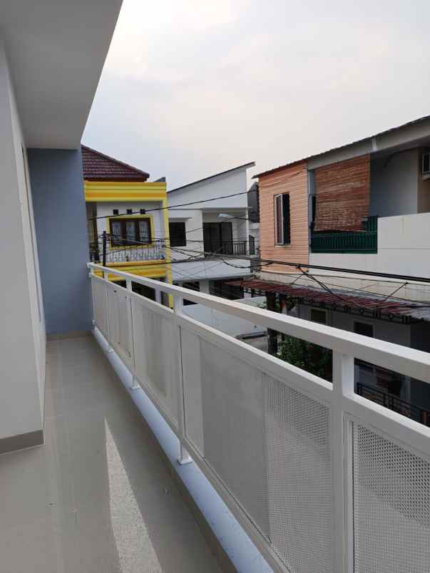 dijual rumah harapan indah