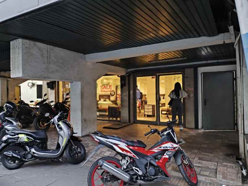 dijual rumah hayam wuruk