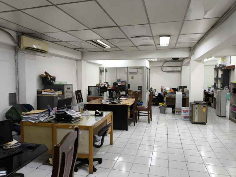 dijual rumah hayam wuruk