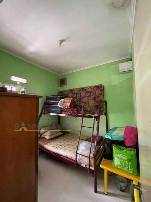 dijual rumah hook di mampang pancoran mas depok