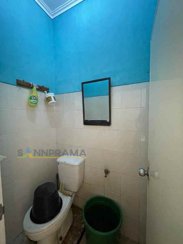 dijual rumah hook di mampang pancoran mas depok