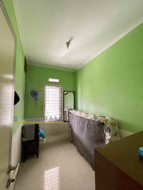 dijual rumah hook di mampang pancoran mas depok