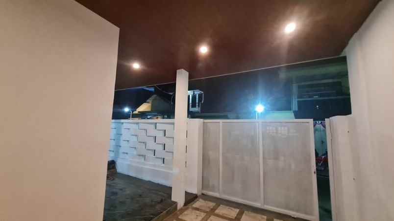 dijual rumah ikan piranha