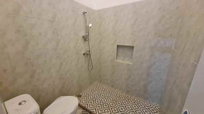 dijual rumah ikan piranha