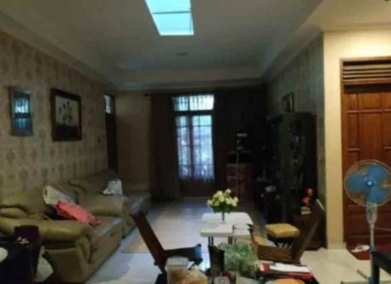 dijual rumah j karawitan no rt rw kec