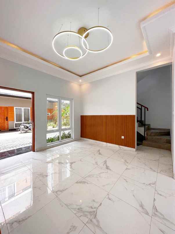 dijual rumah jagakarsa