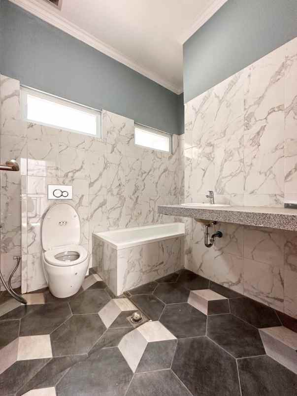 dijual rumah jagakarsa