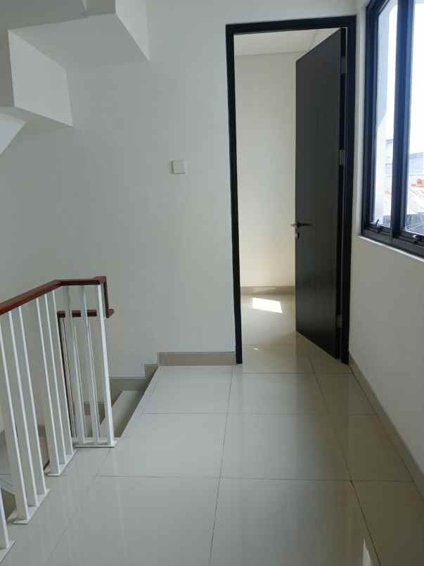 dijual rumah jakarta garden city cakung