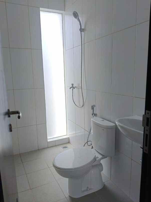 dijual rumah jakarta garden city cakung