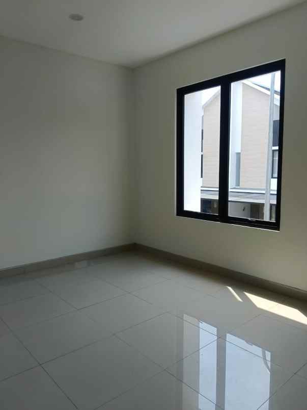 dijual rumah jakarta garden city cakung