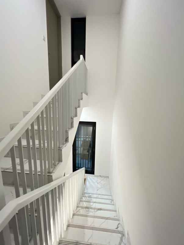 dijual rumah jakarta garden city jgc cakung