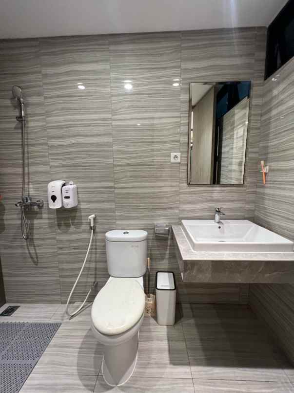 dijual rumah jakarta garden city jgc cakung