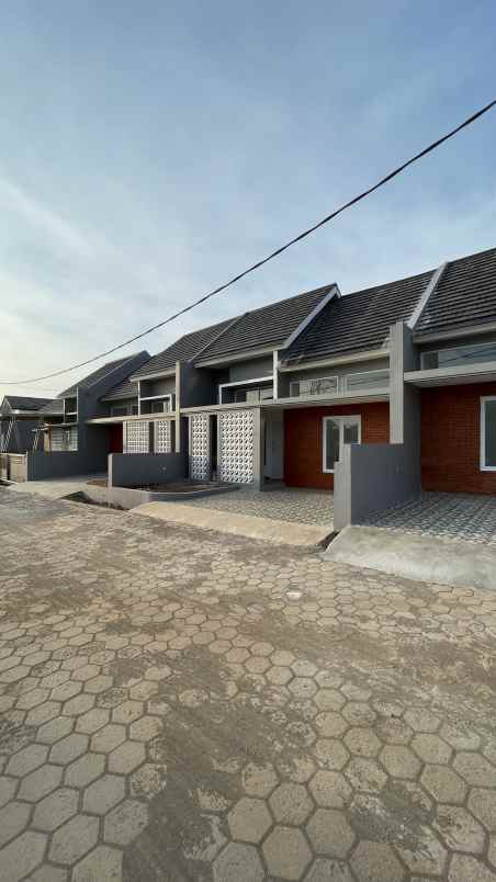 dijual rumah jalan alternatif kota