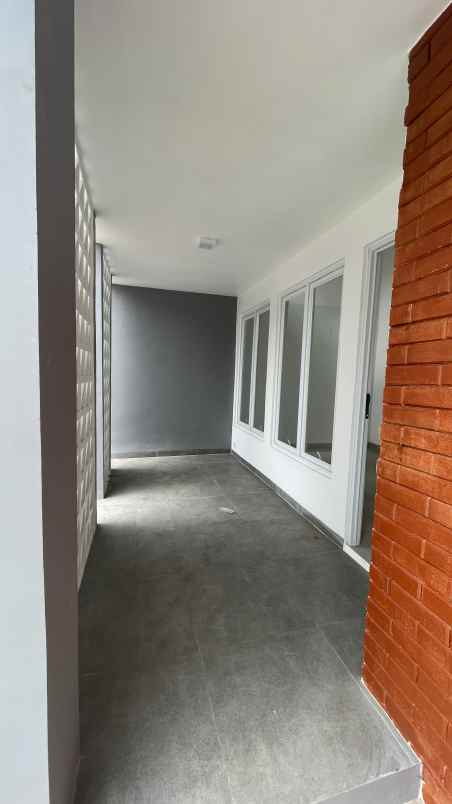 dijual rumah jalan alternatif kota