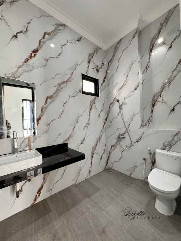 dijual rumah jalan babatan pantqi