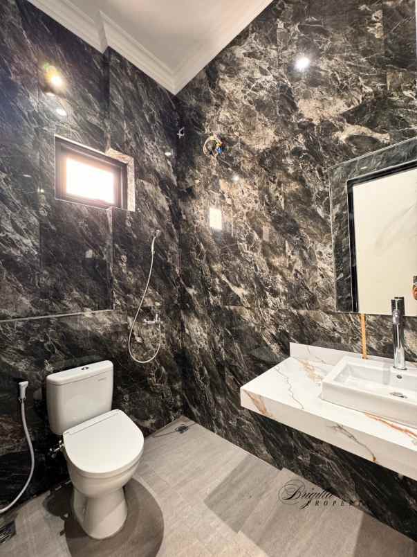 dijual rumah jalan babatan pantqi