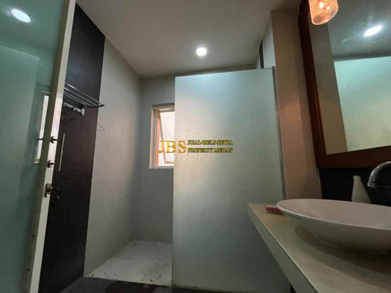 dijual rumah jalan babura baru sebelah
