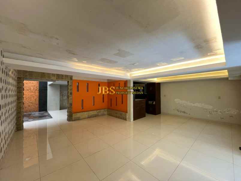 dijual rumah jalan babura baru sebelah