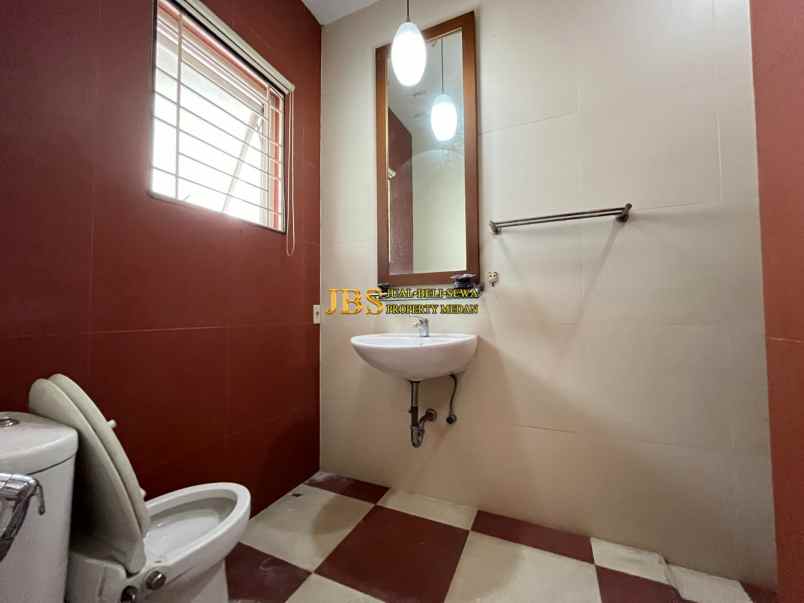 dijual rumah jalan babura baru sebelah