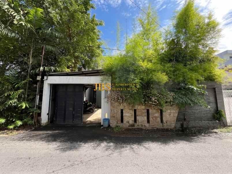 dijual rumah jalan babura baru sebelah