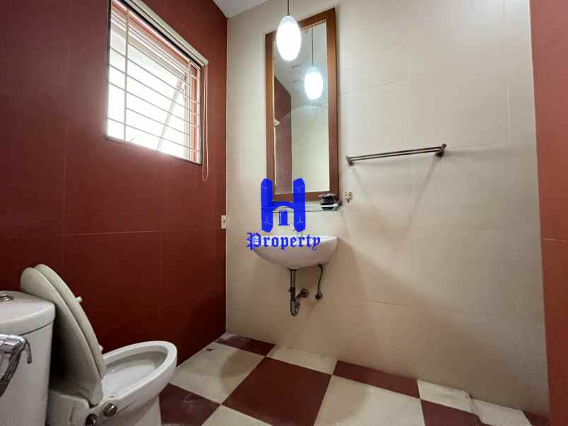 dijual rumah jalan babura baru sebelah