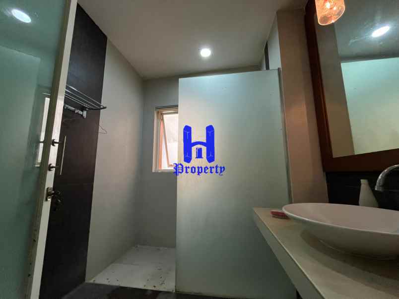 dijual rumah jalan babura baru sebelah