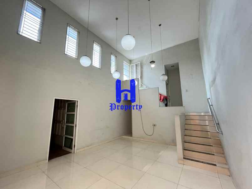 dijual rumah jalan babura baru sebelah