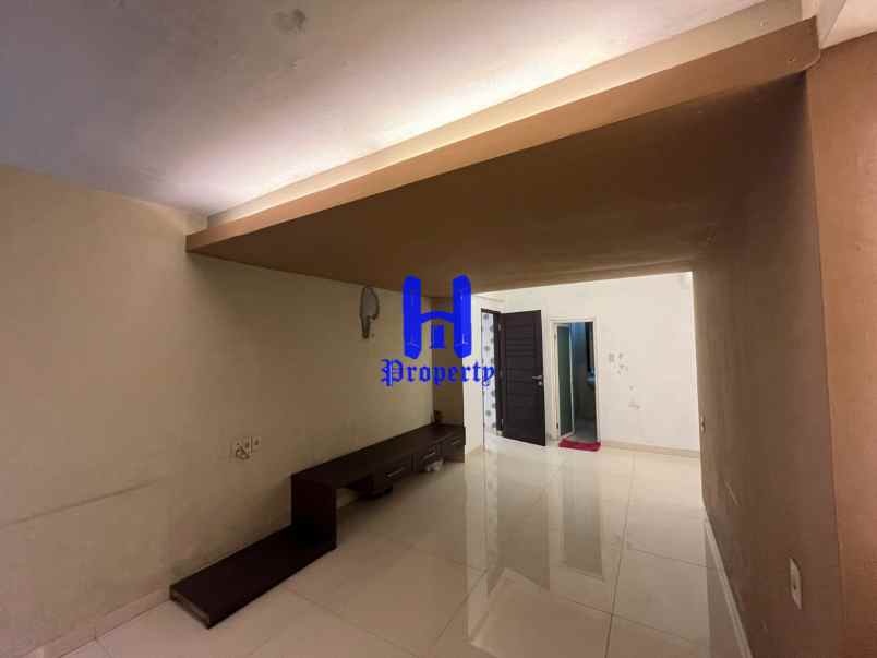 dijual rumah jalan babura baru sebelah