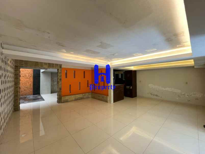 dijual rumah jalan babura baru sebelah